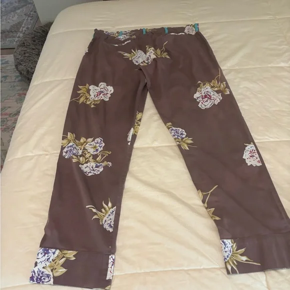 Johnny Was Printed Trousers with a Paperbag Waist - Picture 8 of 11